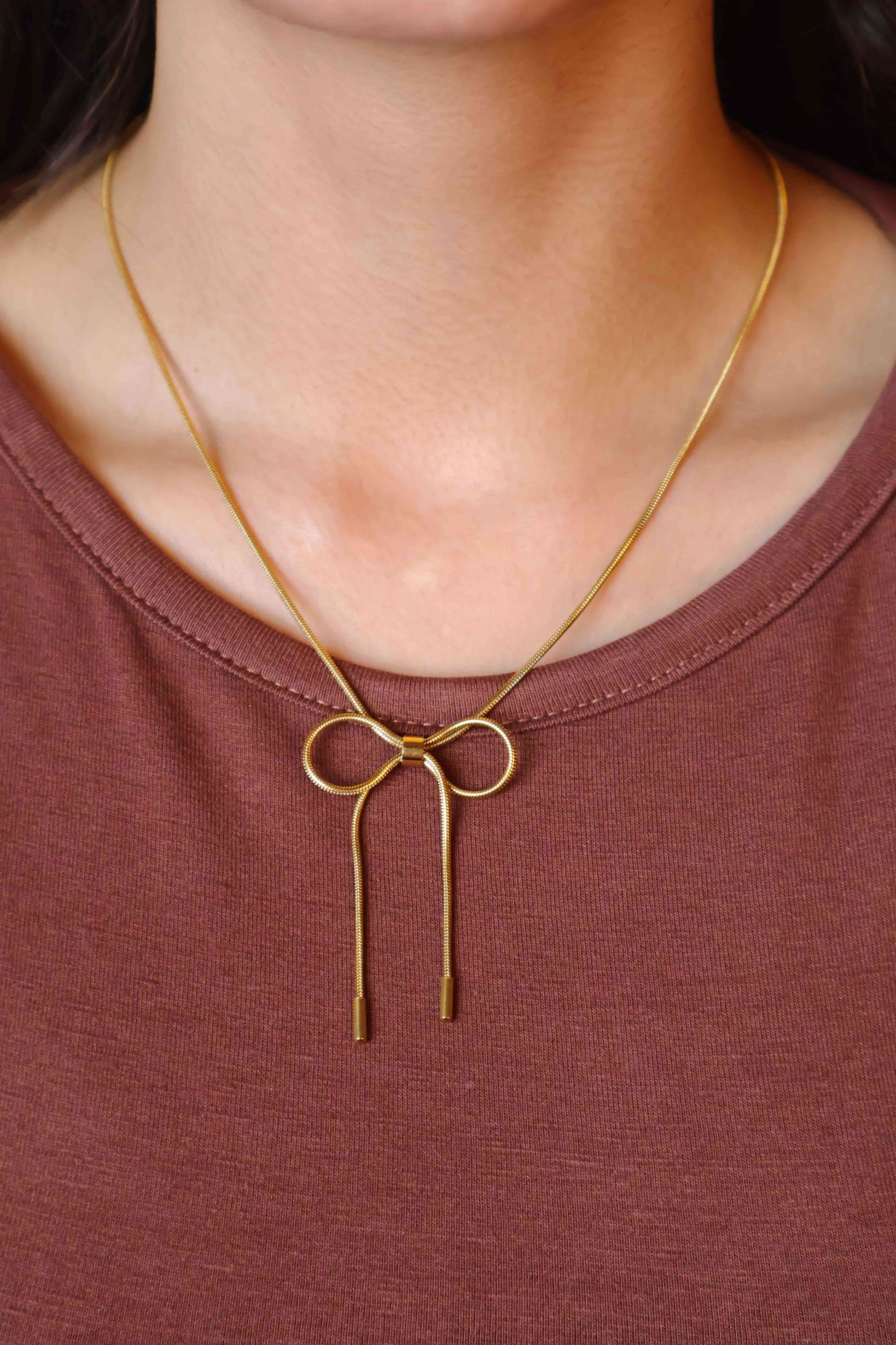 Bow-knot sleek chain necklace